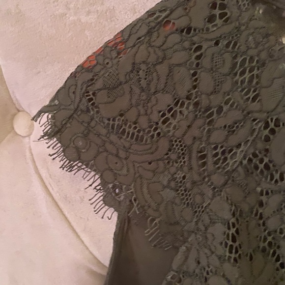 Gorgeous lace army green cap sleeve/eyelash fringe - Picture 3 of 4